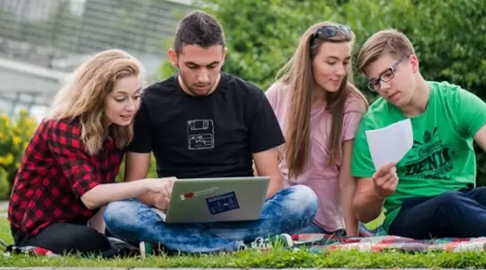 Rusza szkoła letnia dla studentów UW