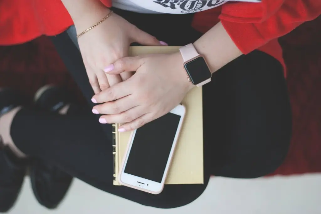 Flagowy czy profesjonalny zegarek Apple na studia?