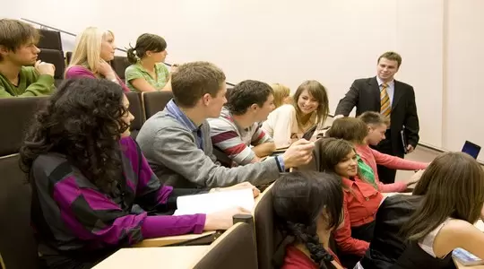 Zapisy na Letnią Akademię Ekonomii w SGH 