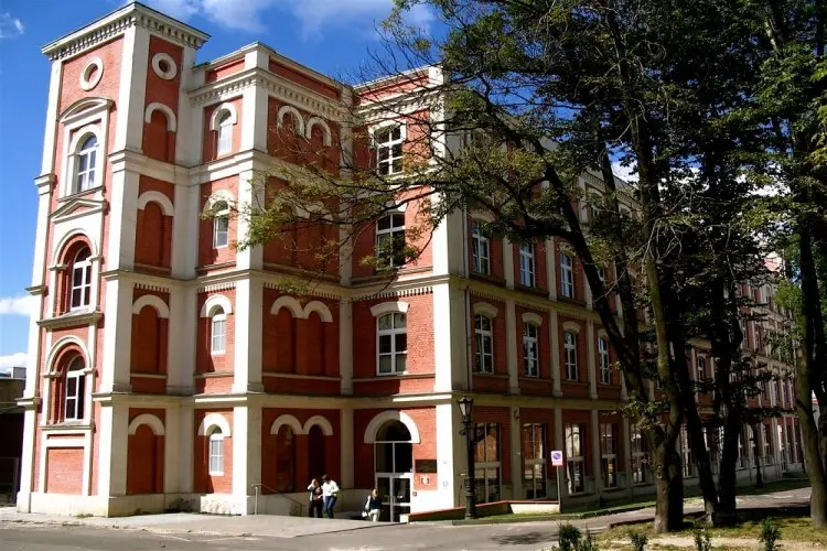 Akademia Humanistyczno Ekonomiczna (AHE) w Łodzi, Filia w Warszawie