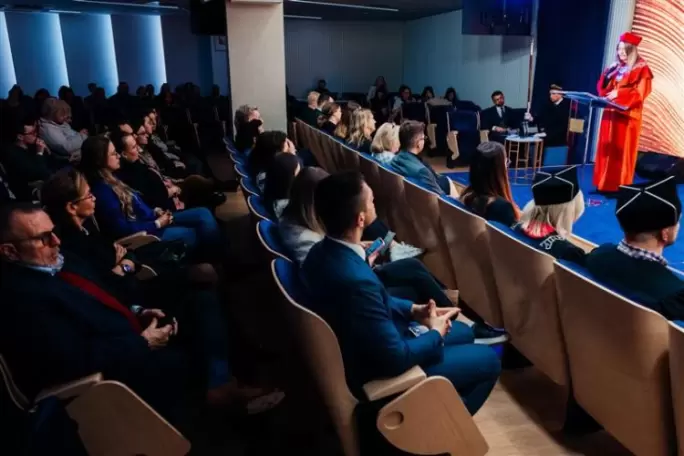 Uczelnia Biznesu i Nauk Stosowanych Varsovia